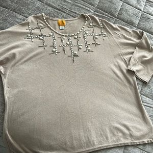 Ruby Rd woman’s plus size 3X fine knit sweater .Taupe color w silver.